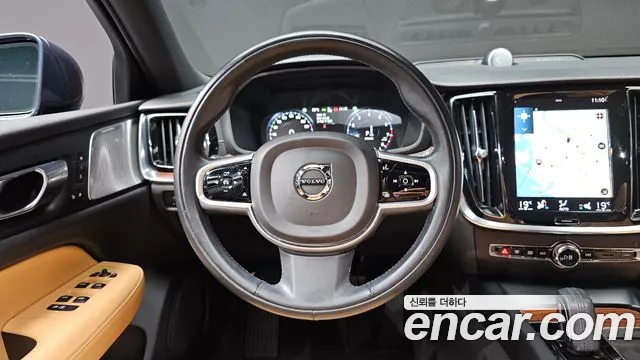 Volvo V60 Cross Country 2021 thumb 8