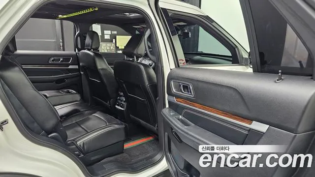 Ford Explorer 2019 thumb 6