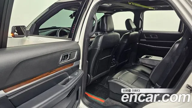 Ford Explorer 2019 thumb 4