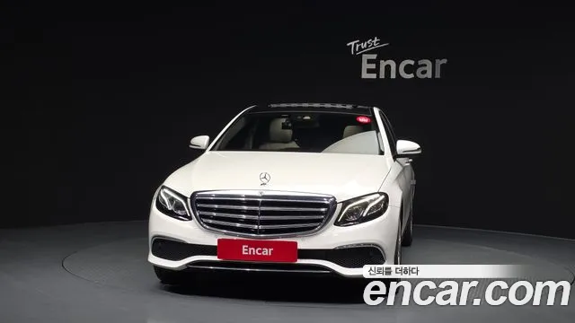 Mercedes-Benz E-Class 2016 thumb 6