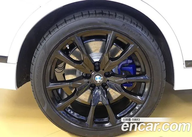 BMW X7 2024 thumb 12