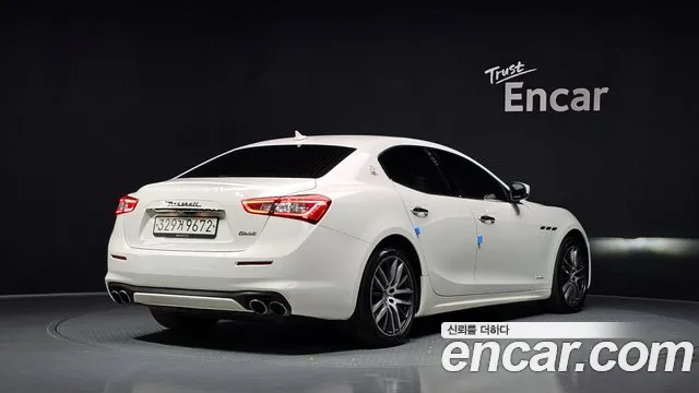 Maserati Ghibli 2019 thumb 8
