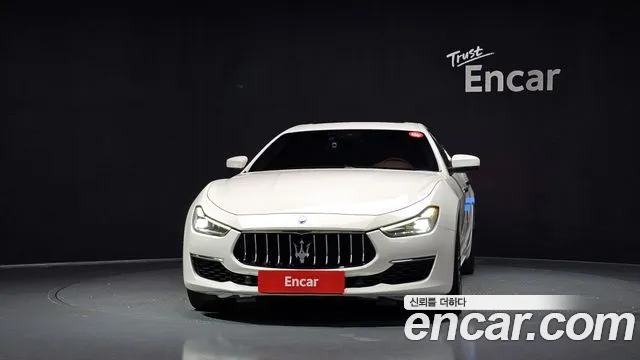 Maserati Ghibli 2019 thumb 6