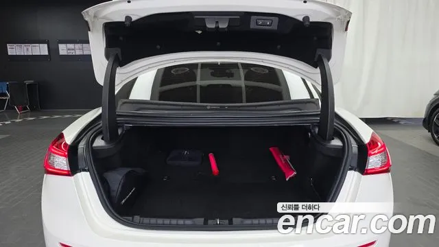 Maserati Ghibli 2019 thumb 4