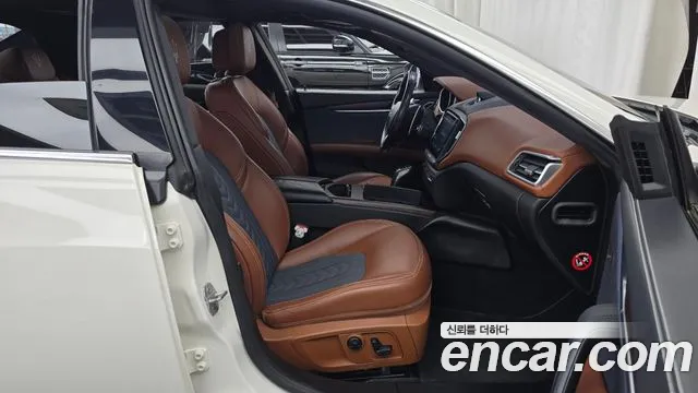Maserati Ghibli 2019 thumb 2