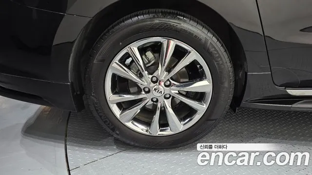 Kia Carnival 2019 thumb 9