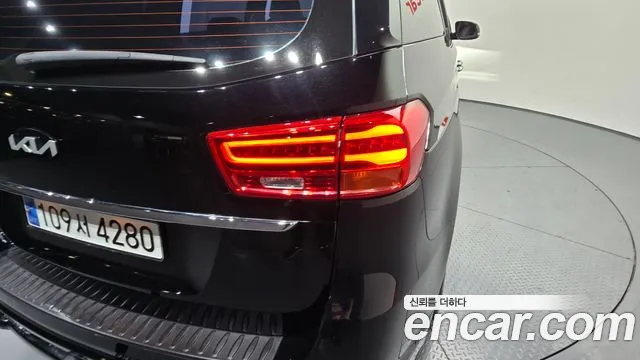 Kia Carnival 2019 thumb 5