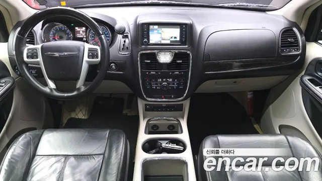 Chrysler Grand Voyager 2016 thumb 10