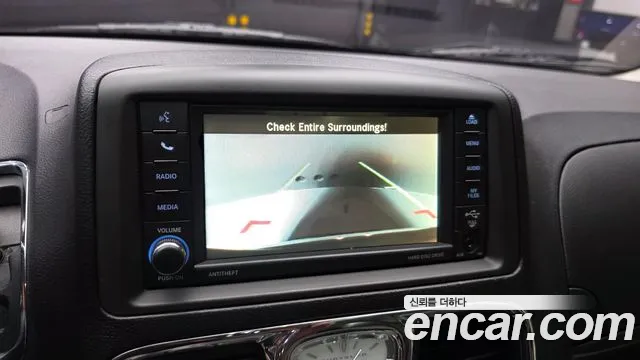 Chrysler Grand Voyager 2016 thumb 11