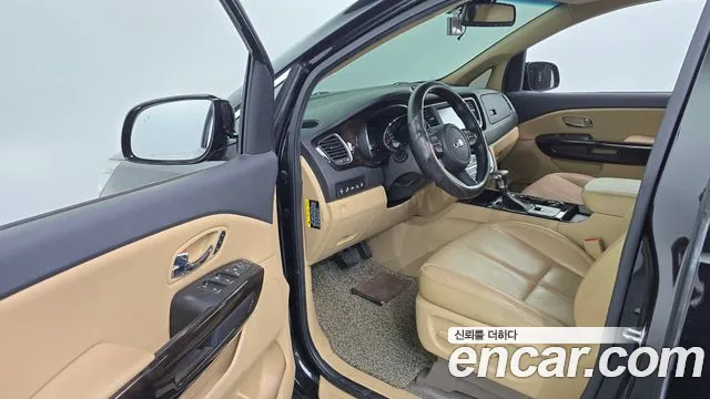 Kia Carnival 2019 thumb 9