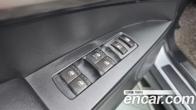 KGM Korando 2017 thumb 9