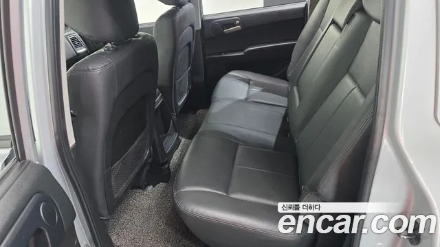 KGM Korando 2017 thumb 11