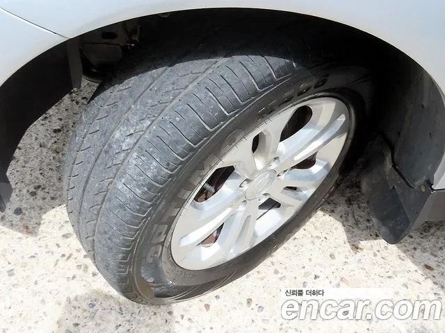 KGM Korando 2014 thumb 6