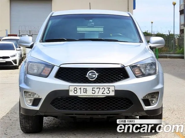 KGM Korando 2014 thumb 12