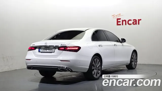Mercedes-Benz E-Class 2023 thumb 4