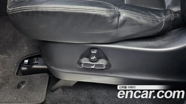 KGM Korando 2018 thumb 12