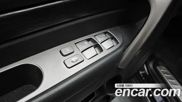 KGM Korando 2018 thumb 2