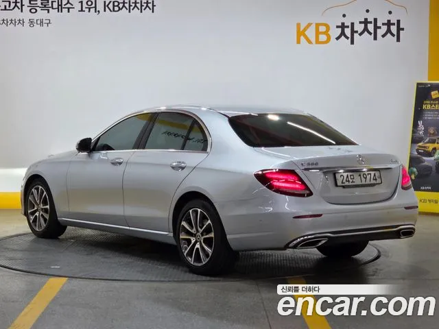 Mercedes-Benz E-Class 2018 thumb 6