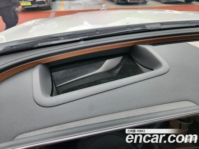 Mercedes-Benz E-Class 2024 thumb 2