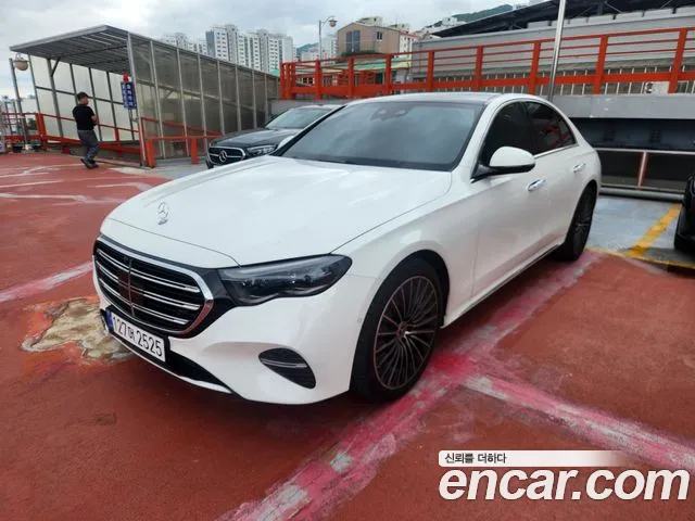 Mercedes-Benz E-Class 2024 thumb 7
