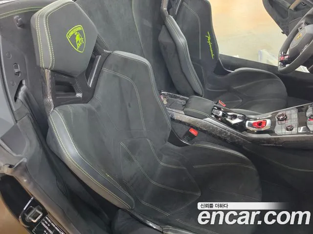 Lamborghini Huracan 2019 thumb 12