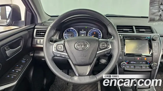 Toyota Camry 2016 thumb 9