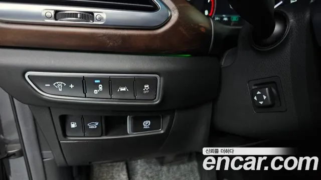 Genesis G90 2018 thumb 3