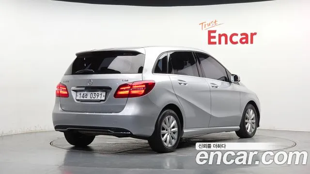 Mercedes-Benz B-Class 2015 thumb 2