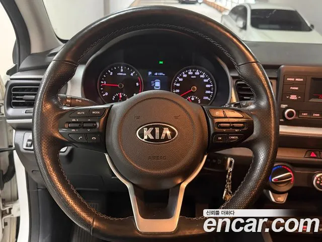 Kia Stonic 2018 thumb 3