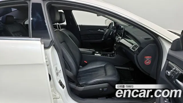 Mercedes-Benz CLS 2015 thumb 3