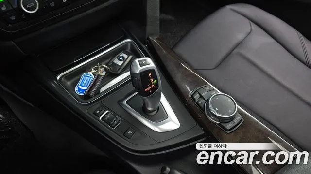 BMW 3 серии 2015 thumb 3