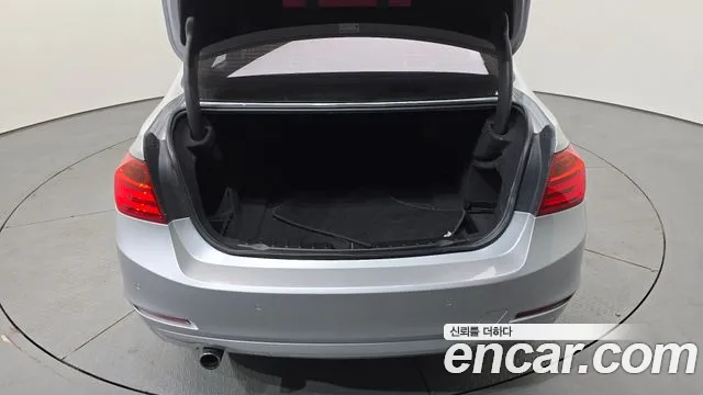 BMW 3 серии 2015 thumb 9