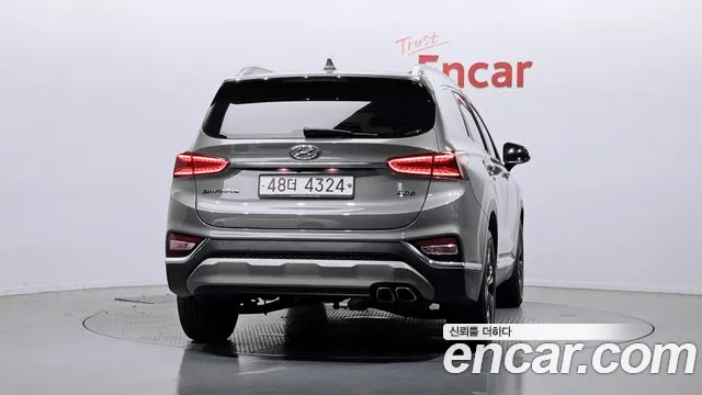 Hyundai Santa Fe 2018 thumb 4