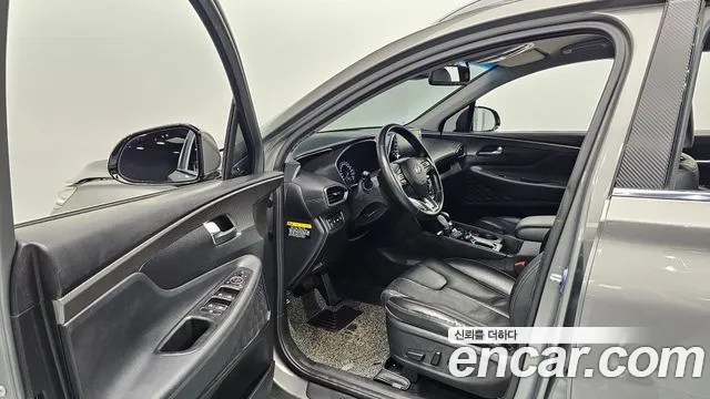 Hyundai Santa Fe 2018 thumb 3