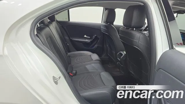 Mercedes-Benz A-Class 2020 thumb 6