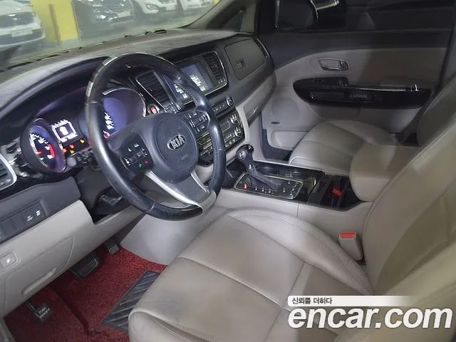 Kia Carnival 2015 thumb 11
