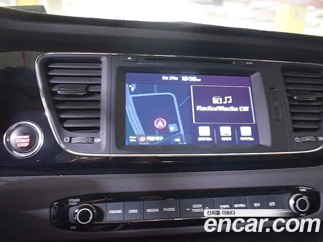 Kia Carnival 2015 thumb 5