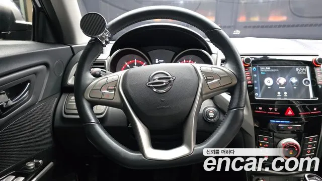 KGM Tivoli 2015 thumb 11