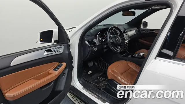 Mercedes-Benz GLE-Класс 2018 thumb 10
