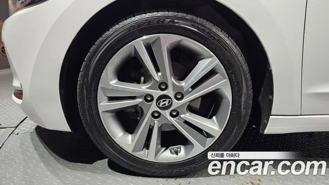 Hyundai Avante 2017 thumb 2