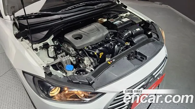 Hyundai Avante 2017 thumb 11
