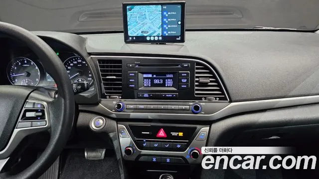 Hyundai Avante 2017 thumb 9