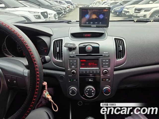 Kia Forte 2011 thumb 6