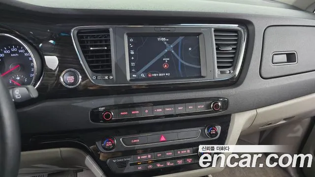 Kia Carnival 2019 thumb 5
