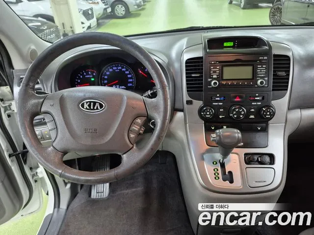 Kia Canival 2012 thumb 3