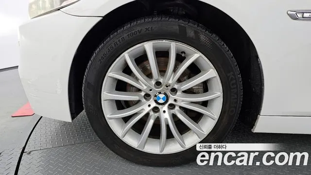 BMW 5 серии 2013 thumb 4