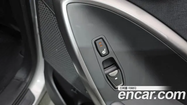 Hyundai Санта Фе 2013 thumb 7