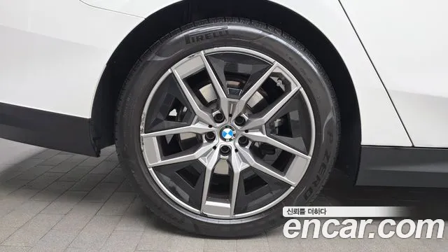 BMW 5 серии 2023 thumb 9