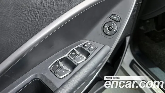 Hyundai Санта Фе 2013 thumb 6