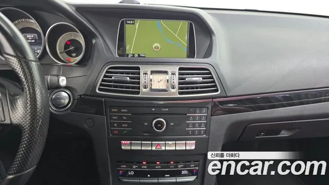 Mercedes-Benz E-Class 2015 thumb 11